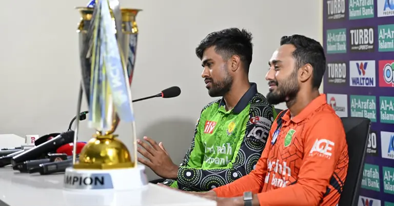 গণমাধ্যমে কথা বলছেন মোহাম্মদ মিথুন ও আকবর আলি